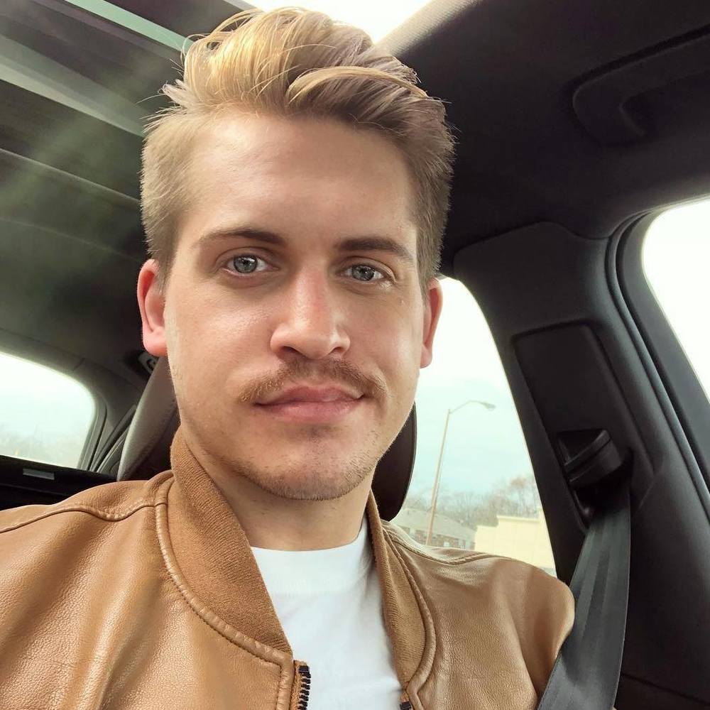 Meet your Posher, Evan